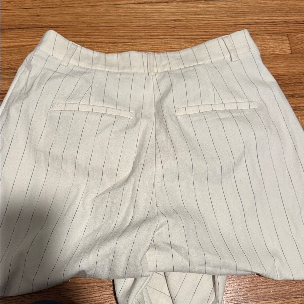 Elegant Cream Women's Suit Set - Picture 6 of 7